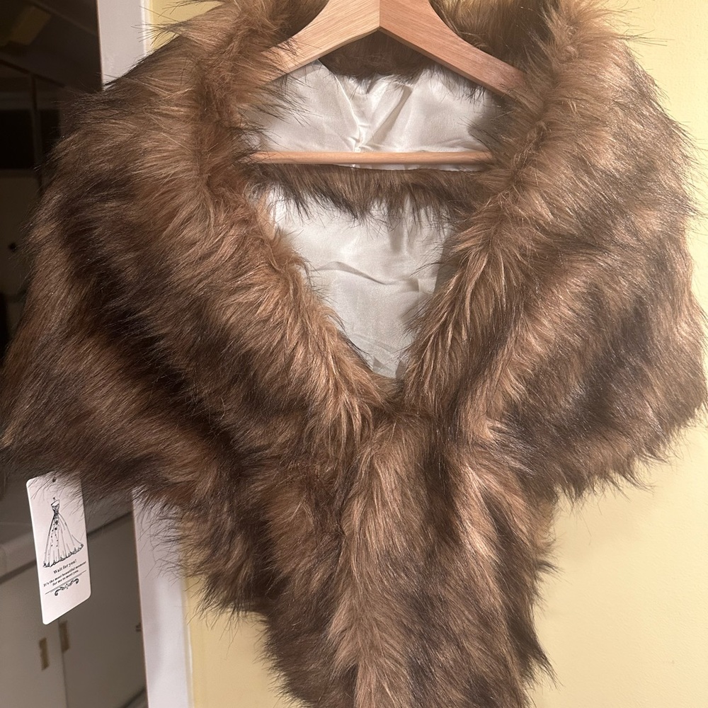 Aukmla Women's Faux Fur Wraps & Shawls, Stoles Scarf with Rhinestones Brooch